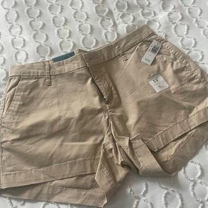 Old navy shorts khaki size 6